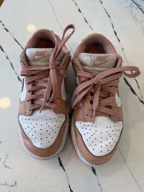 Nike Dunks Low-Top Sneakers Women’s size 6